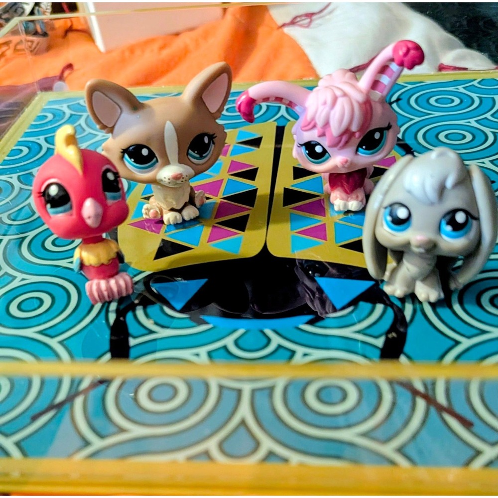 Littlest Pet Shop LPS Figures Lot of 4 Cockatoo Corgi Angora Rabbit Bunny